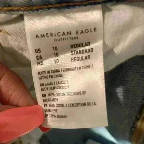American Eagle Ripped Mom High Rise Jean - Picture 6 of 11